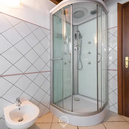 Maty's House - Aircon - Wifi - Parking 아파트 고네사